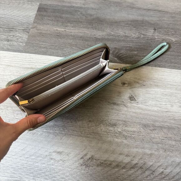 FOSSIL Leather Zip Around Wristlet Wallet Aqua Green Used - Picture 6 of 9